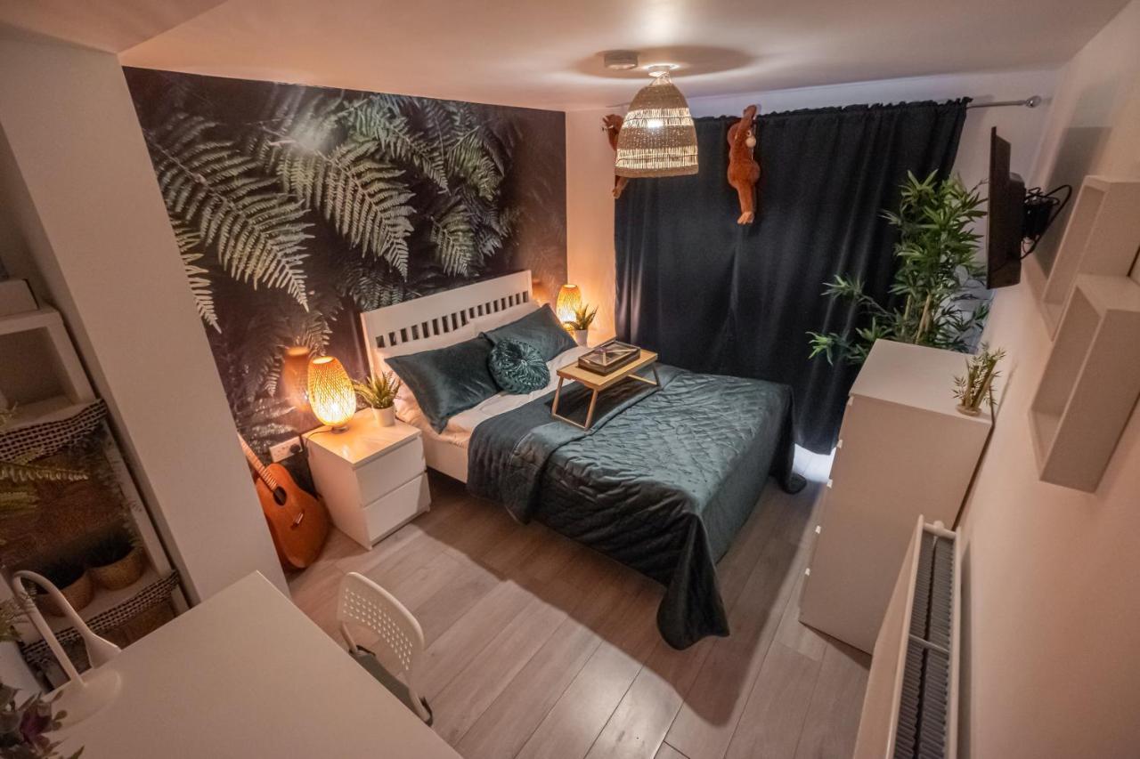 Forest Work & Relax Accommodation Overstone Екстериор снимка