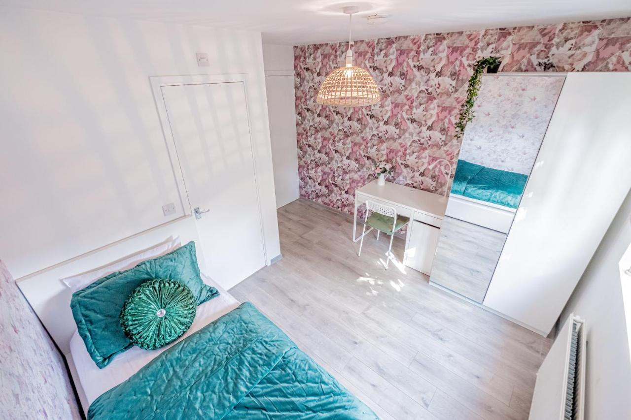 Forest Work & Relax Accommodation Overstone Екстериор снимка